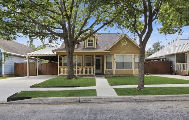 Home for sale at 615 Claude W Black in San Antonio, TX — photo 2