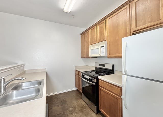 3-bedroom rental at 10814 Mathom Lndg Unit 2 in Universal City, TX — photo 3