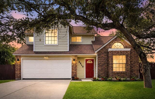 Home for sale at 6915 Raintree Frst in San Antonio, TX — photo 2