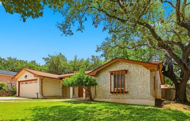 Home for sale at 6018 Forest Shadow St in San Antonio, TX — photo 4