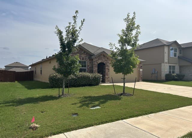 4-bedroom rental at 216 Grand Rpds in Cibolo, TX — photo 2