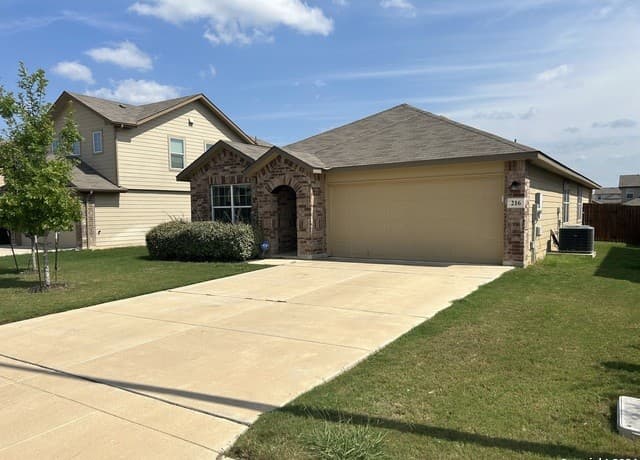 4-bedroom rental at 216 Grand Rpds in Cibolo, TX — photo 3