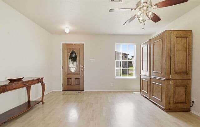 Home for sale at 6511 Falcons Heights in San Antonio, TX — photo 5