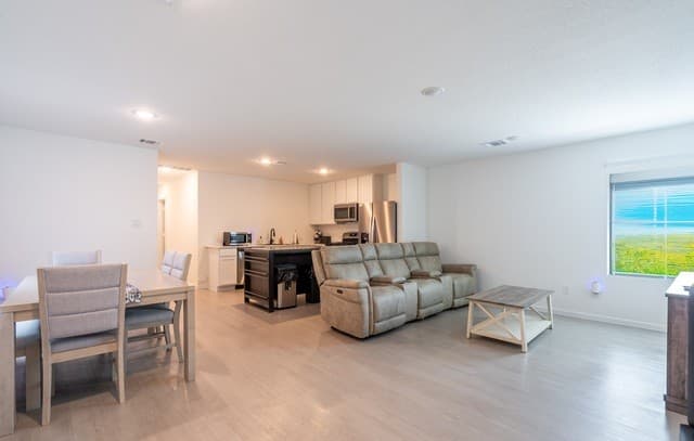 Home for sale at 3746 Glade Crk in San Antonio, TX — photo 5
