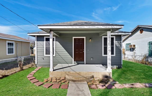 Home for sale at 1635 Arbor Pl in San Antonio, TX — photo 3
