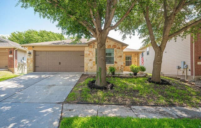Home for sale at 216 Hereford Street in Cibolo, TX — photo 2