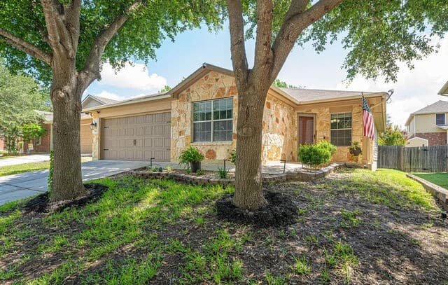 Home for sale at 216 Hereford Street in Cibolo, TX — photo 3