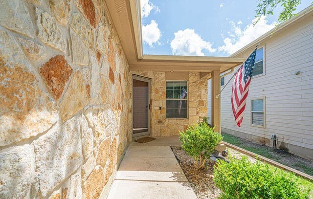Home for sale at 216 Hereford Street in Cibolo, TX — photo 4
