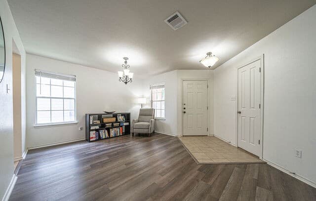 Home for sale at 216 Hereford Street in Cibolo, TX — photo 5
