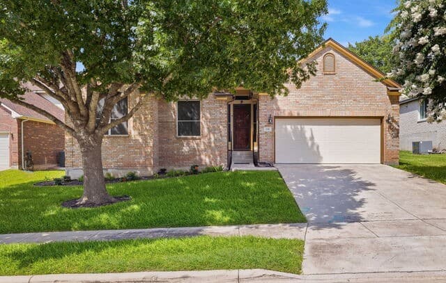 Home for sale at 108 Shadow Mountain Dr in Cibolo, TX — photo 2