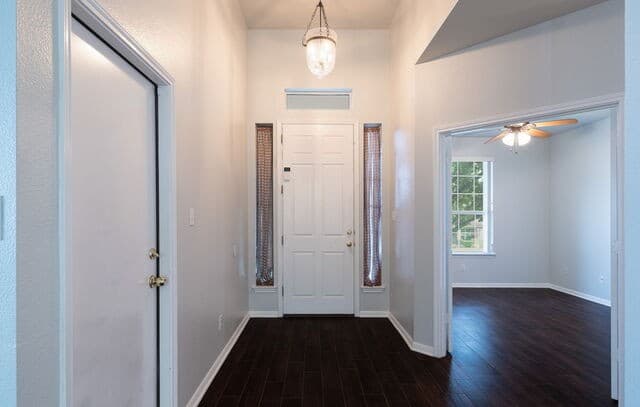 Home for sale at 108 Shadow Mountain Dr in Cibolo, TX — photo 4