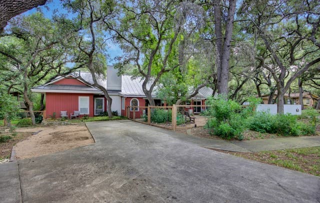 Home for sale at 104 Wisteria in San Antonio, TX — photo 1