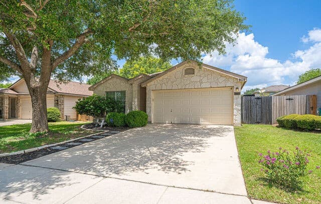 Home for sale at 9115 Pumpkin Rdg in Selma, TX — photo 1