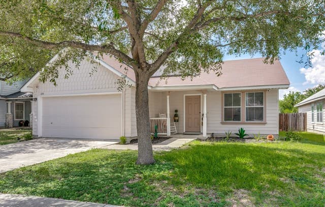 3-bedroom home for sale at 1334 Sunbend Fls in San Antonio TX