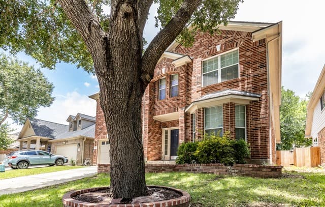 4-bedroom rental at 551 Ginsberg Dr in Schertz, TX — photo 2