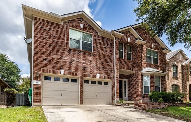 4-bedroom rental at 551 Ginsberg Dr in Schertz, TX — photo 3