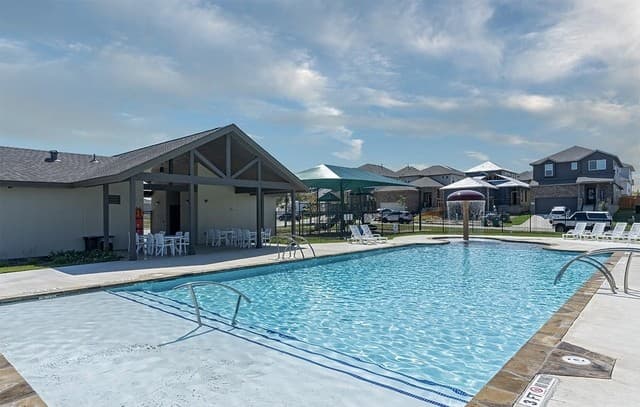 3-bedroom rental at 9221 Groff Lndg Unit 1 in Converse, TX — photo 2