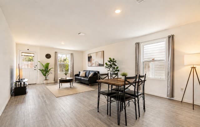 Home for sale at 10918 Presa Way in San Antonio, TX — photo 4