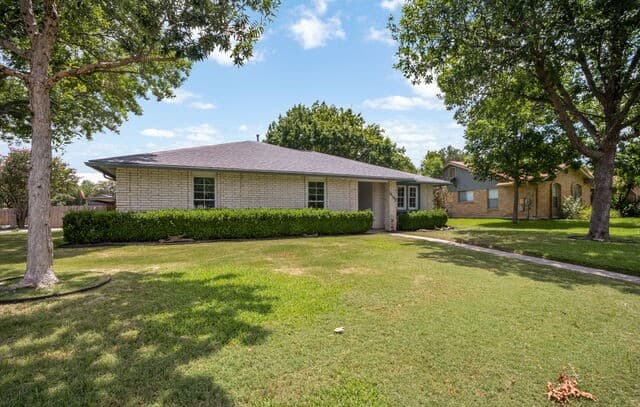 Home for sale at 14102 Susancrest Drive in San Antonio, TX — photo 5