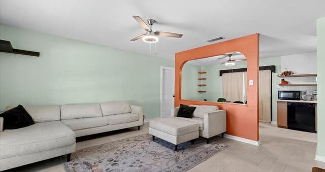 Home for sale at 1025 Williamsburg in Schertz, TX — photo 4