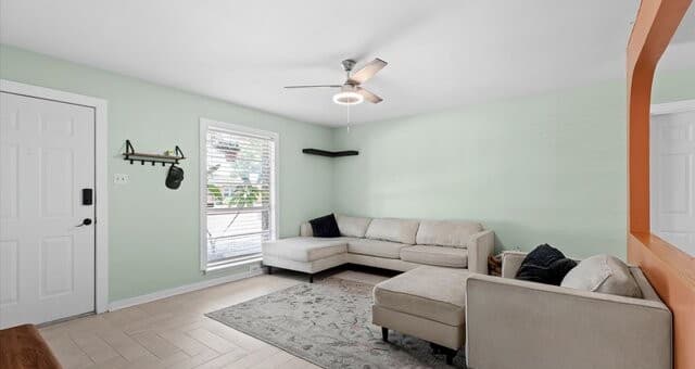 Home for sale at 1025 Williamsburg in Schertz, TX — photo 5