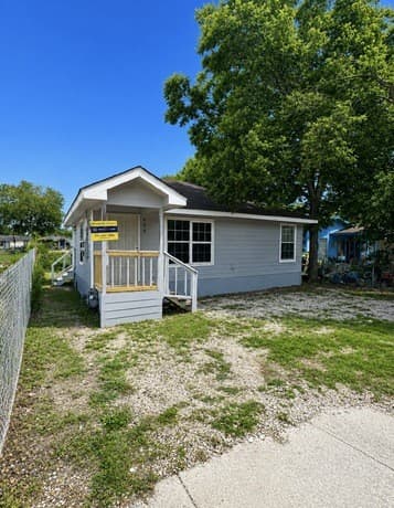 Home for sale at 408 Sw 41st St in San Antonio, TX — photo 1