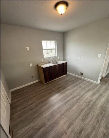 Home for sale at 408 Sw 41st St in San Antonio, TX — photo 5