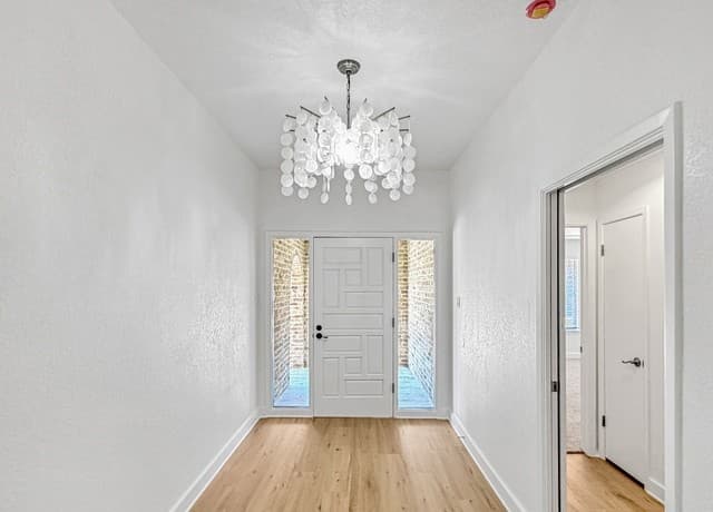 Home for sale at 9113 Bonny Brk in Windcrest, TX — photo 5