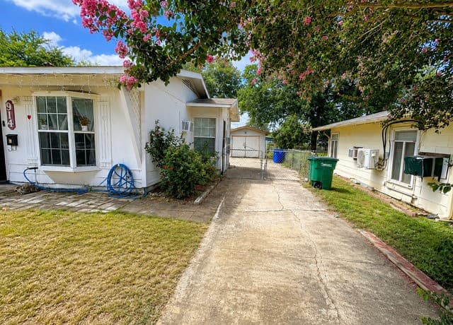 Home for sale at 914 Glamis Ave in San Antonio, TX — photo 4
