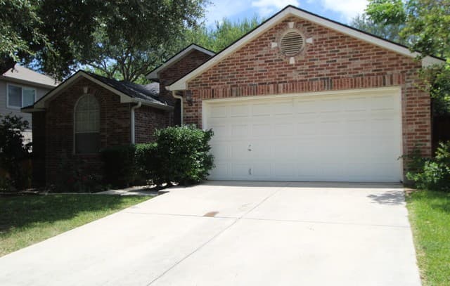 Home for sale at 220 Cordero in Cibolo, TX — photo 2