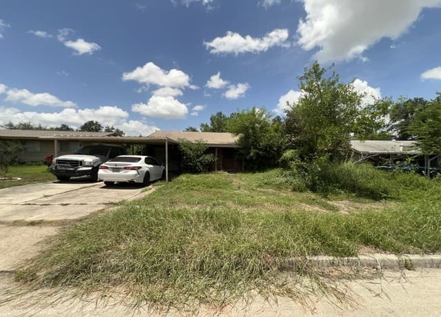 Home for sale at 6283 Cedar Valley Dr in San Antonio, TX — photo 2