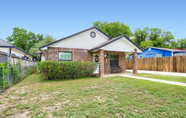 Home for sale at 151 Pima St in San Antonio, TX — photo 1