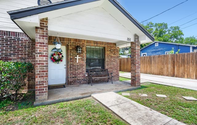 Home for sale at 151 Pima St in San Antonio, TX — photo 2