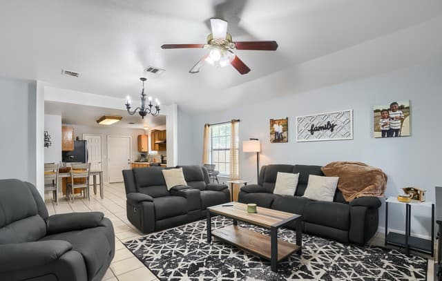 Home for sale at 151 Pima St in San Antonio, TX — photo 3