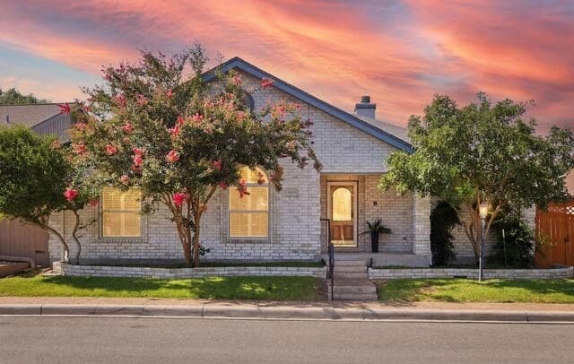 Home for sale at 6119 Crescent Fls in Windcrest, TX — photo 1