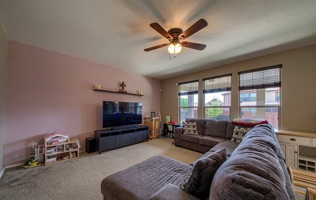 3-bedroom rental at 9750 Copperway in Converse, TX — photo 3