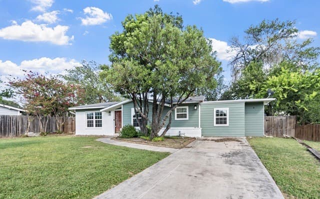 Home for sale at 6806 Bender Dr in San Antonio, TX — photo 2
