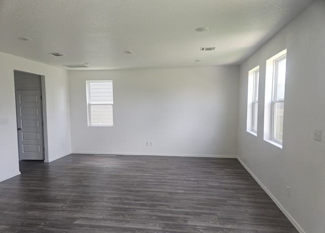 Home for sale at 4422 Chandler Rd 21 in San Antonio, TX — photo 5
