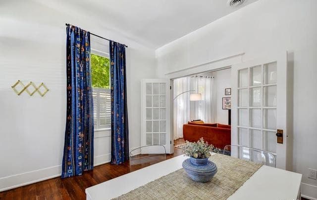 2-bedroom rental at 201 Berkshire in San Antonio, TX — photo 2