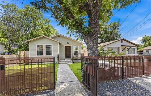 Home for sale at 230 Oelkers in San Antonio, TX — photo 1