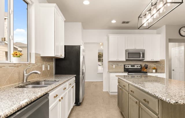 Home for sale at 7402 Derby Vis in Selma, TX — photo 5