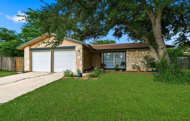 3-bedroom home for sale at 5279 Charolais Dr in San Antonio TX