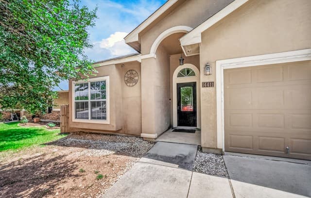 Home for sale at 14411 Corral Ct in Elmendorf, TX — photo 2