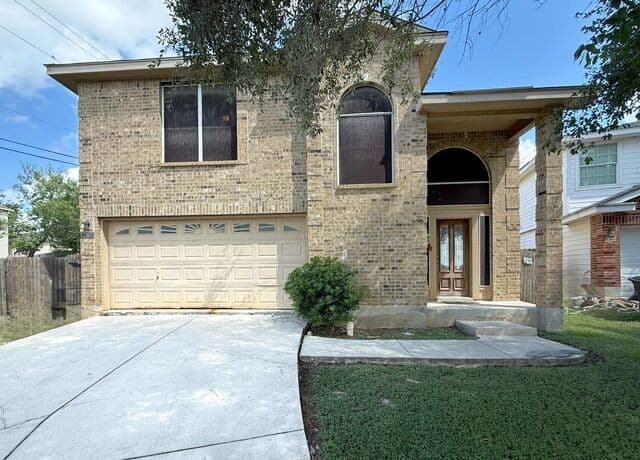 Home for sale at 7402 Lacey Oak Path in San Antonio, TX — photo 3