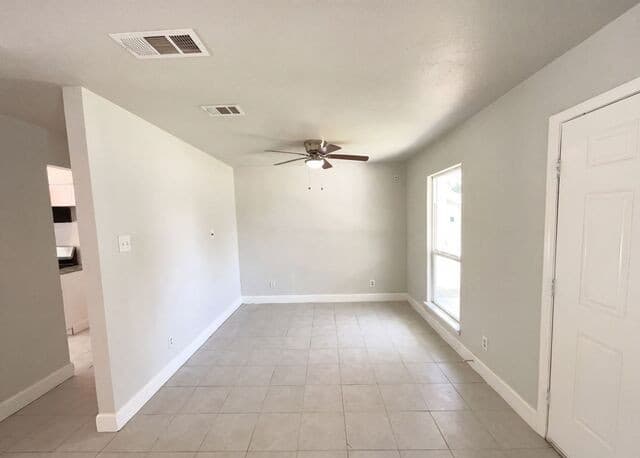 Home for sale at 7303 Havenbrook Dr in San Antonio, TX — photo 3