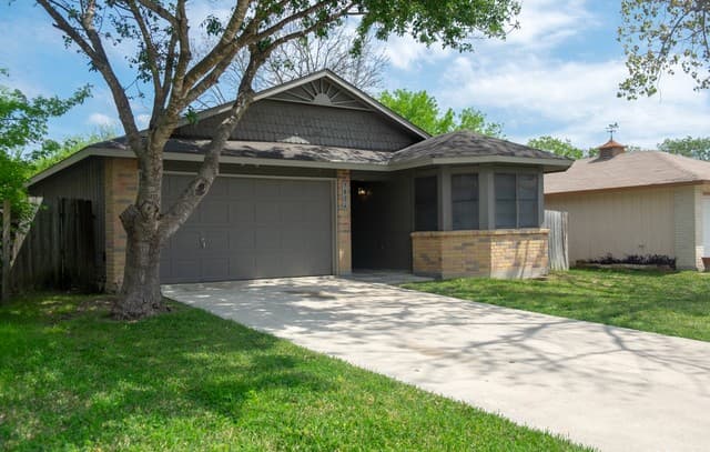 3-bedroom rental at 9826 Meadow Branch in Converse, TX — photo 1