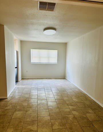 4-bedroom rental at 9803 Flatland Trl in Converse, TX — photo 3