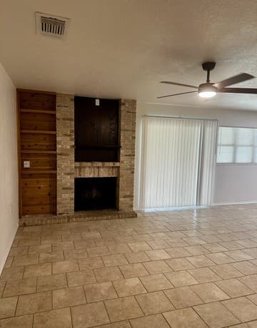 4-bedroom rental at 9803 Flatland Trl in Converse, TX — photo 4