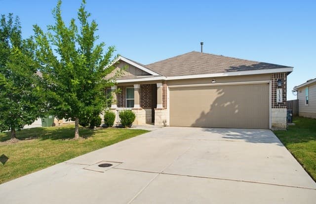 4-bedroom rental at 13138 Rosemary Cv in St Hedwig TX