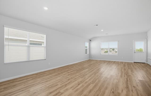 4-bedroom rental at 13138 Rosemary Cv in St Hedwig, TX — photo 2